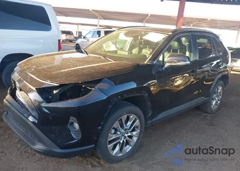 2021 Toyota Rav4 Xle Premium z USA, uszkodzony, nr VIN 2T3A1RFV2MC256412